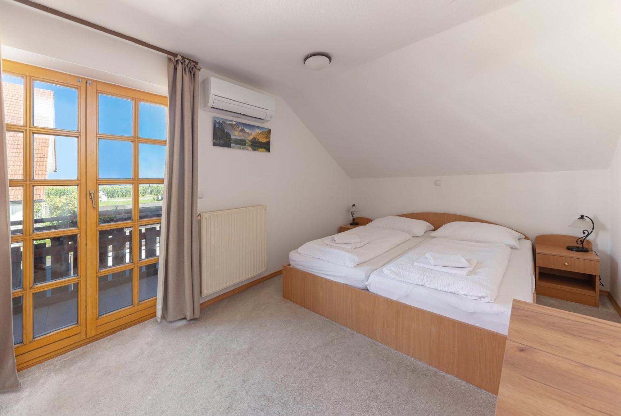 Gostilna Logar Hotel Hotemaze ภายนอก รูปภาพ