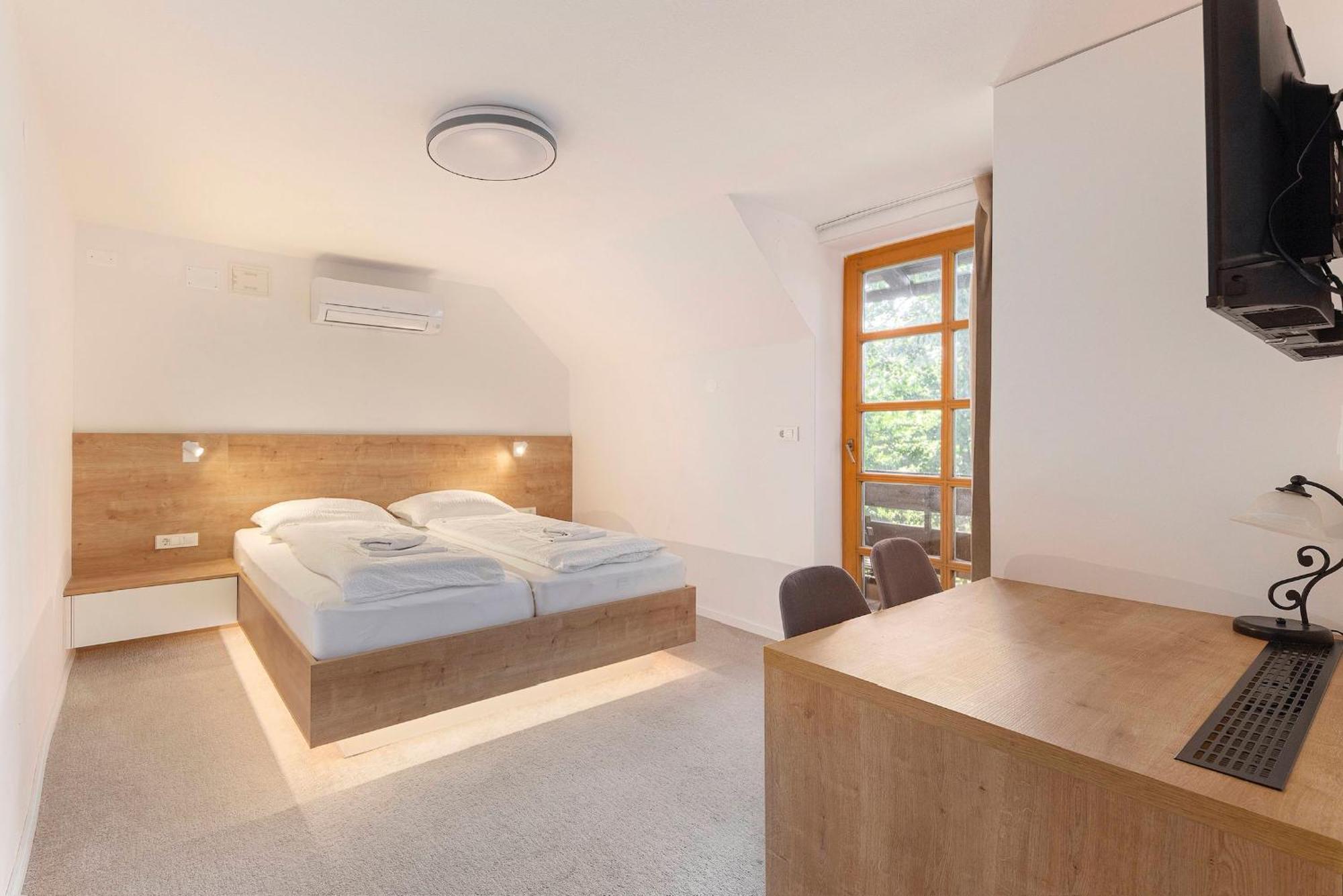 Gostilna Logar Hotel Hotemaze ภายนอก รูปภาพ